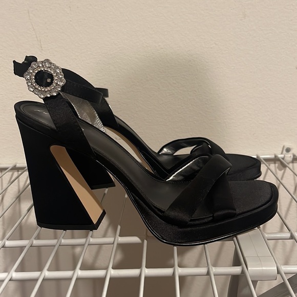 New Circus by Sam Edelman black heels - Picture 3 of 8